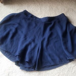 Adrienne flowy navy shorts